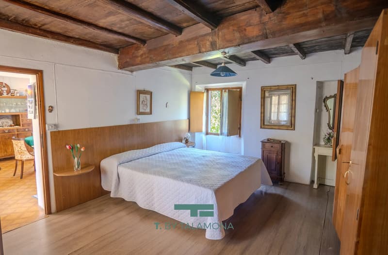 Investissement idéal : propriété sur trois niveaux dans le village historique (7)