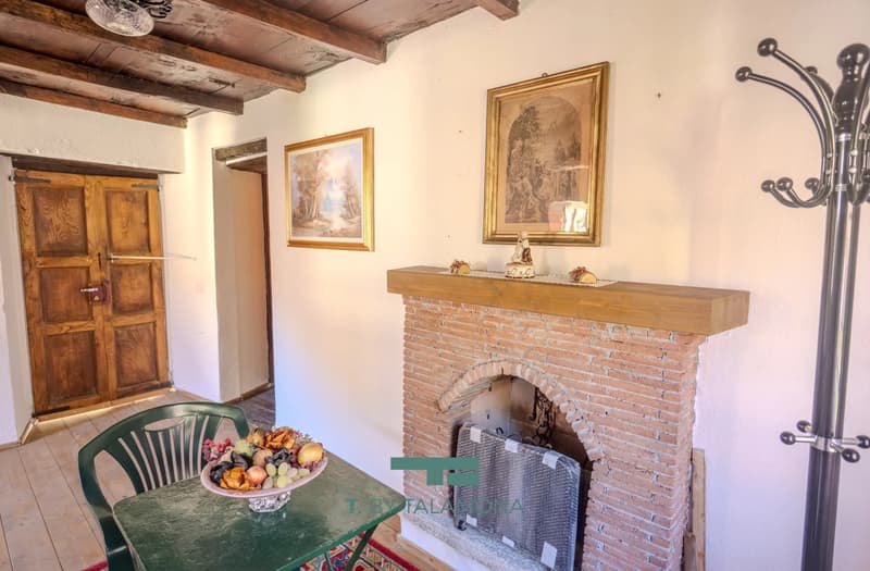Investissement idéal : propriété sur trois niveaux dans le village historique (11)