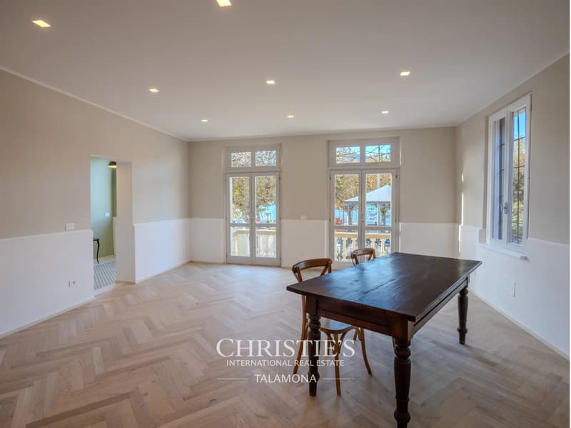 Apartment with a view of Lake Maggiore in Porto Valtravaglia (12)