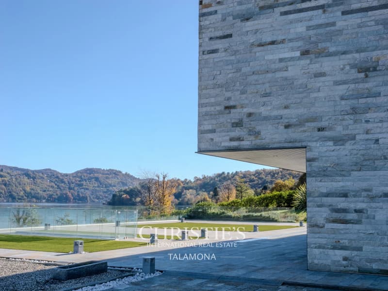 Villa de designer avec vue à couper le souffle sur le lac d'Orta ? Pella (10)