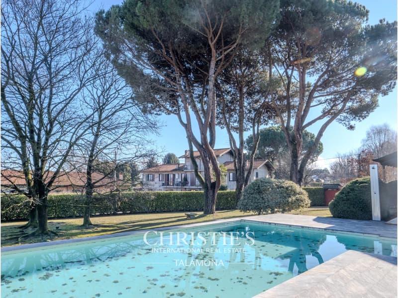 Villa élégante avec piscine et jardin à Dormelletto (6)