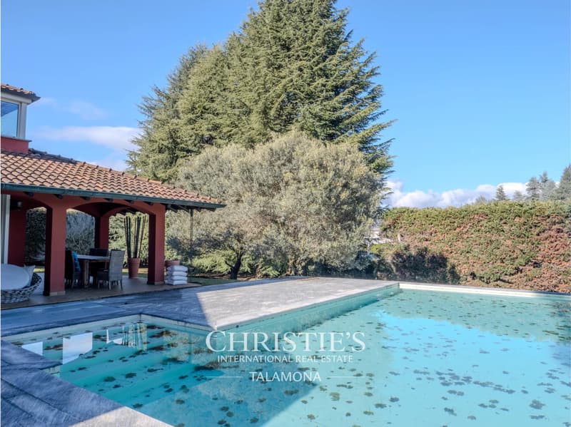 Villa élégante avec piscine et jardin à Dormelletto (5)