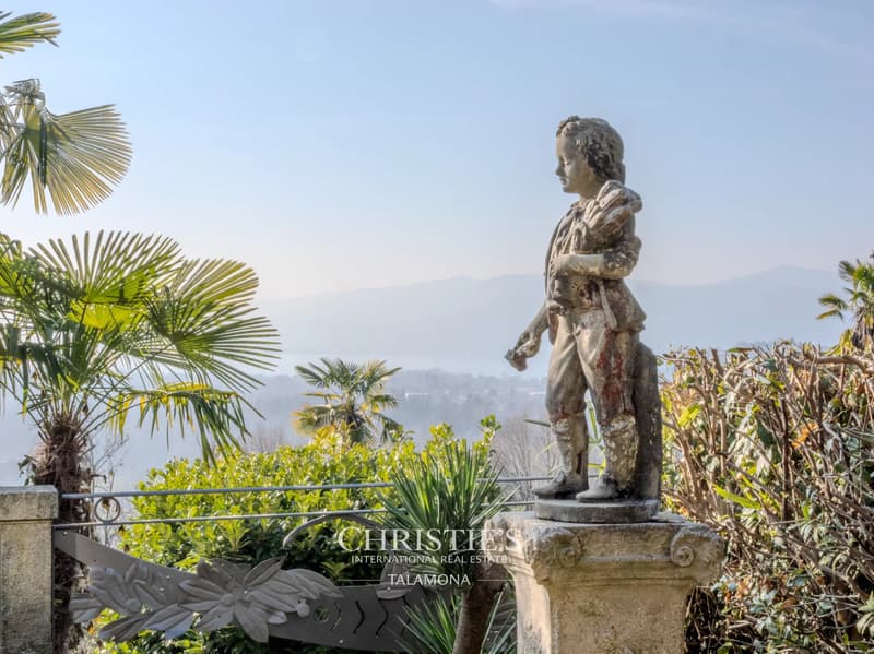 Elegante Villa mit wunderschönem Seeblick in Besozzo (9)