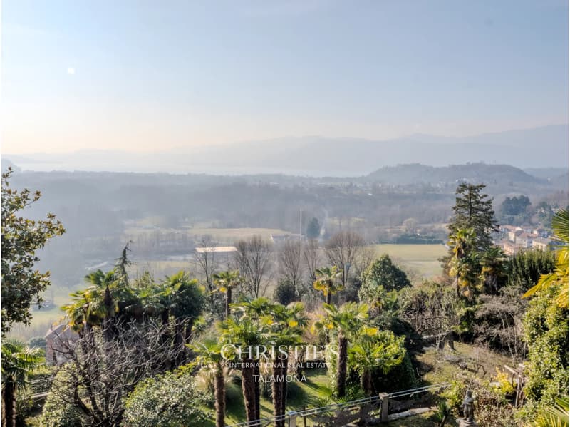 Elegante Villa mit wunderschönem Seeblick in Besozzo (7)
