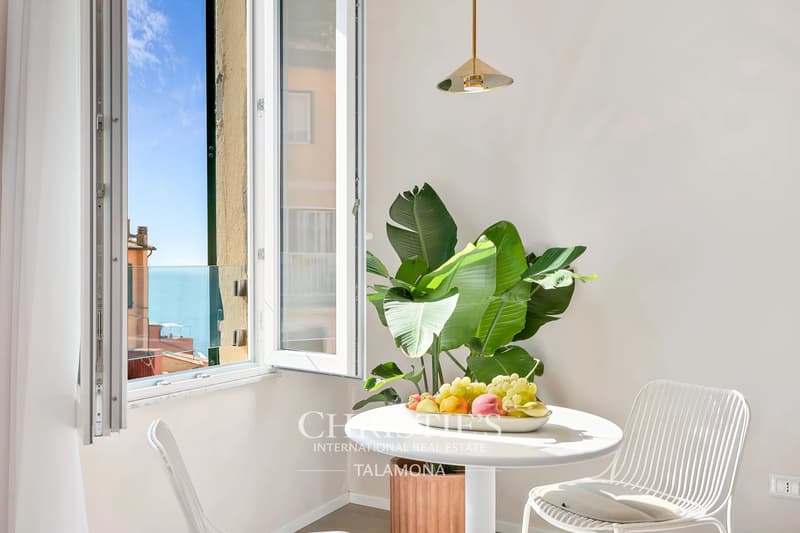Penthouse in the Historic Borgo of Riomaggiore (3)