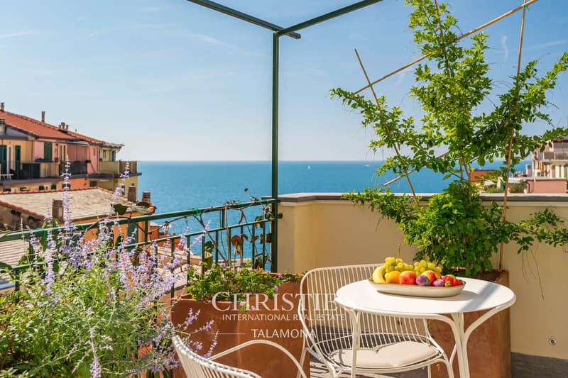 Penthouse in the Historic Borgo of Riomaggiore (5)