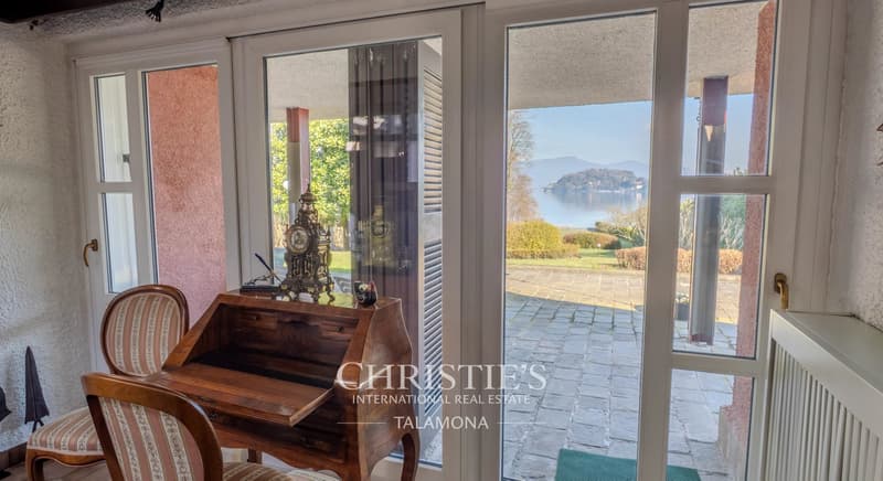 Villa au bord du lac à Ranco avec parc privé (11)