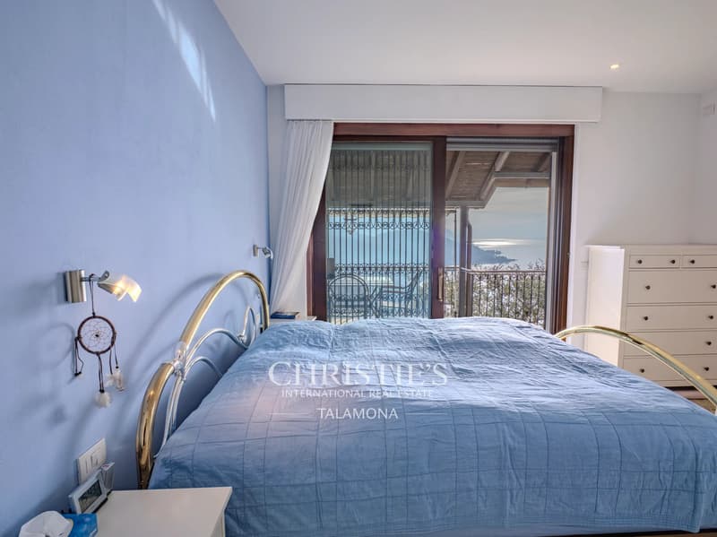 Villa mit Panoramablick, Terrasse und Pool in Luino (13)