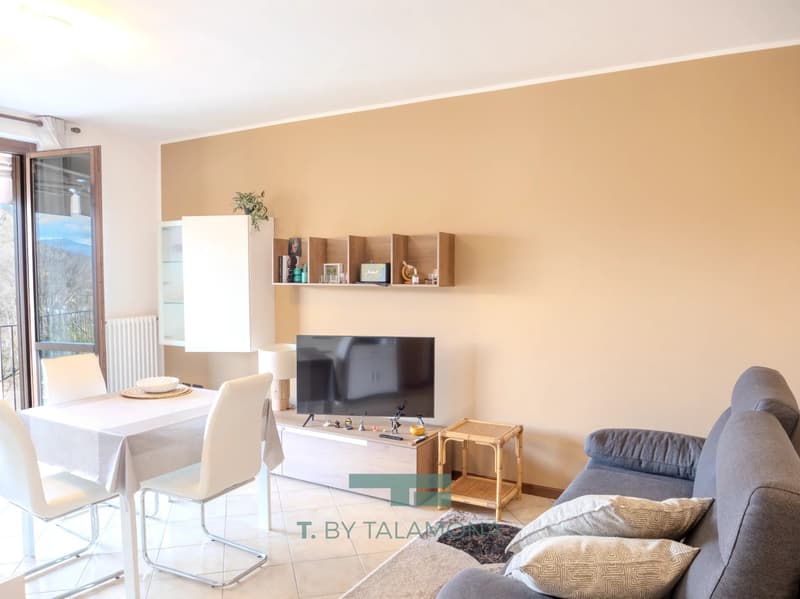 Ready-to-move-in 2-room apartment with balcony and double garage (3)