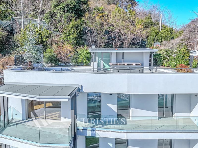 Elegant Penthouse with breathtaking lake view in Laveno-Mombello (9)