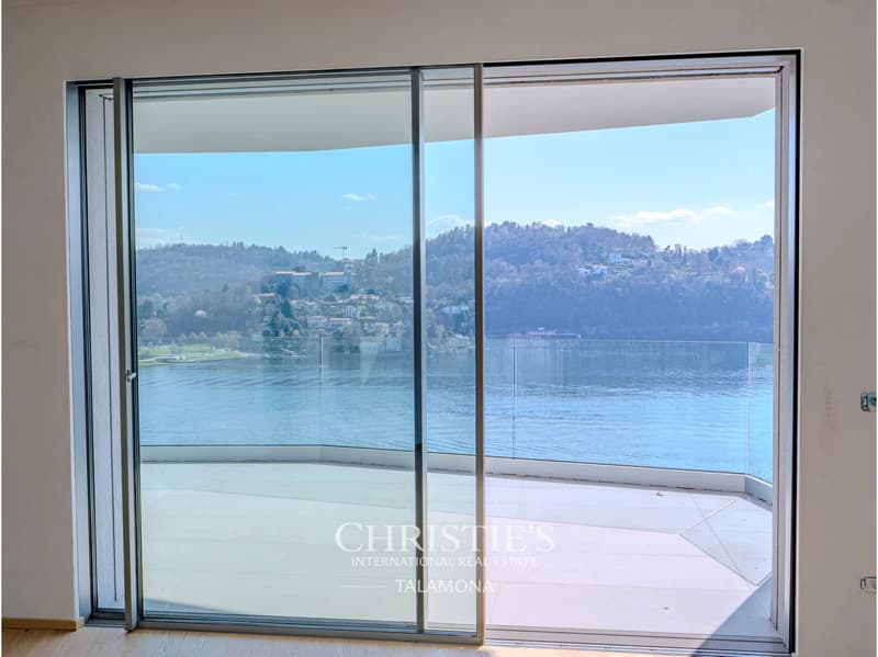 Elegant Penthouse with breathtaking lake view in Laveno-Mombello (7)