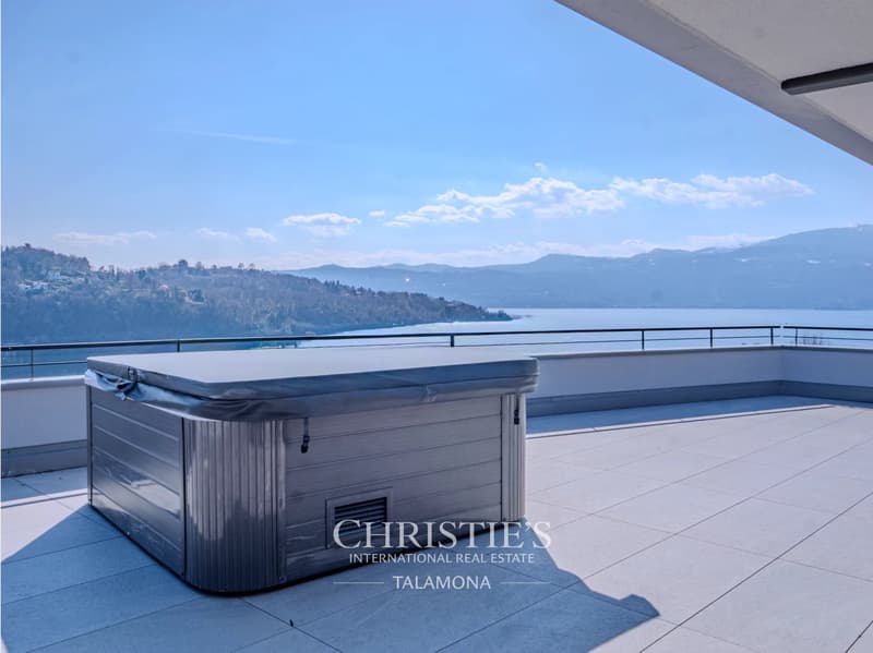 Elegant Penthouse with breathtaking lake view in Laveno-Mombello (8)