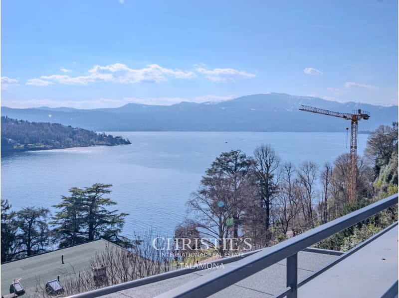 Elegant Penthouse with breathtaking lake view in Laveno-Mombello (12)