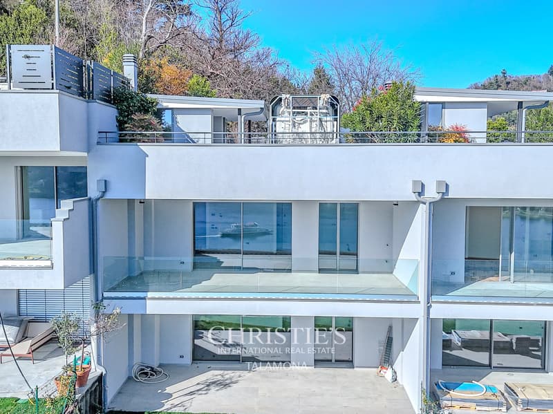 Three-room penthouse with a wonderful lake view in Laveno-Mombello (7)