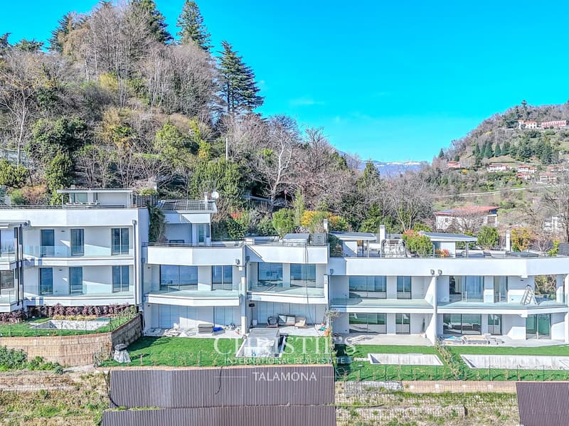 Three-room penthouse with a wonderful lake view in Laveno-Mombello (11)