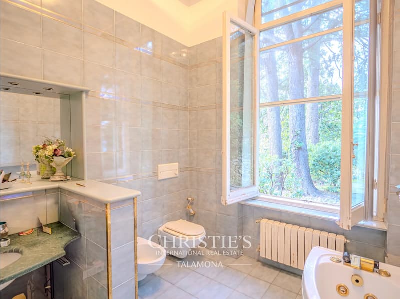 Edles Appartement in Villa mit Infinity-Pool, Garten und Meerblick ? Genua (9)