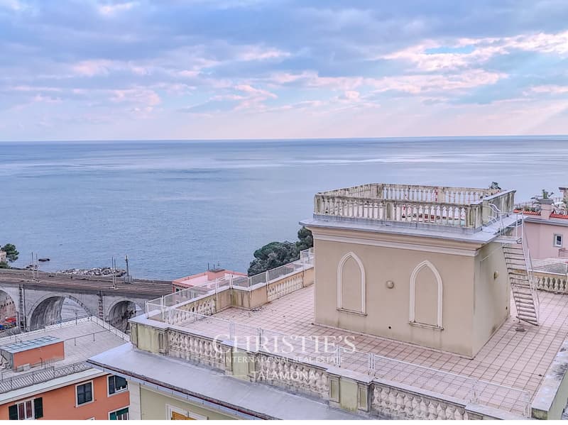 Elegante Villa zur Renovierung mit Meerblick in Zoagli (11)
