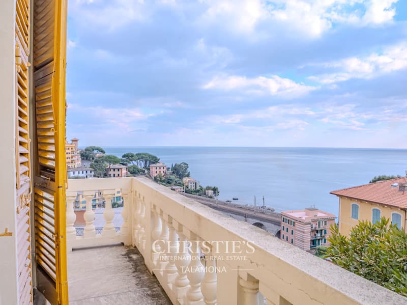Elegante Villa zur Renovierung mit Meerblick in Zoagli (4)