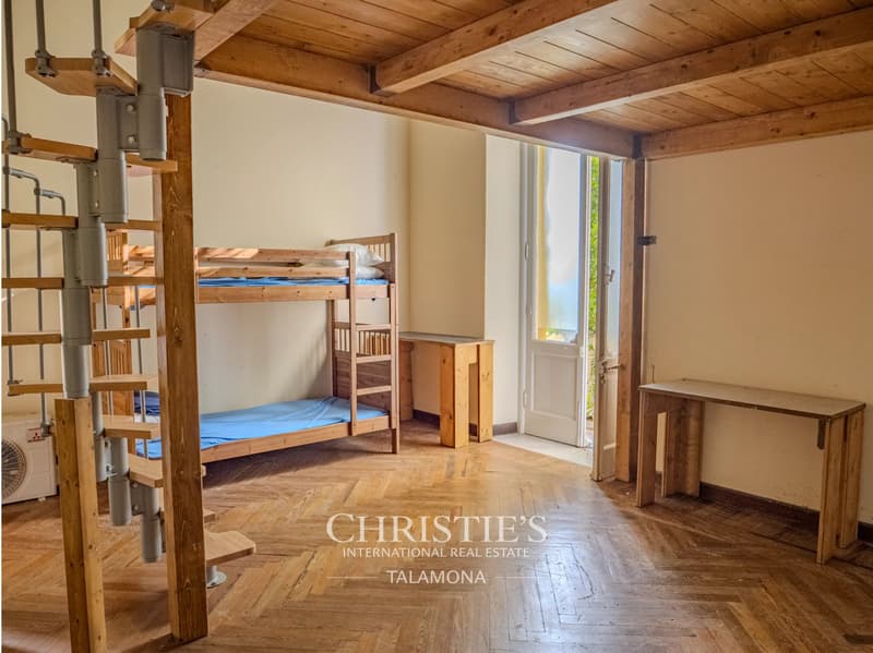 Elegante Villa zur Renovierung mit Meerblick in Zoagli (13)