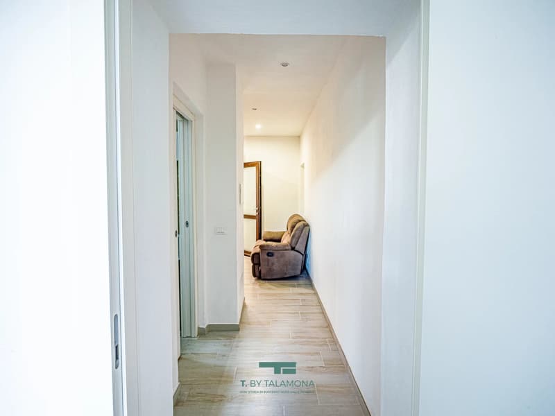 Two-room apartment in the center of Porto Valtravaglia (5)