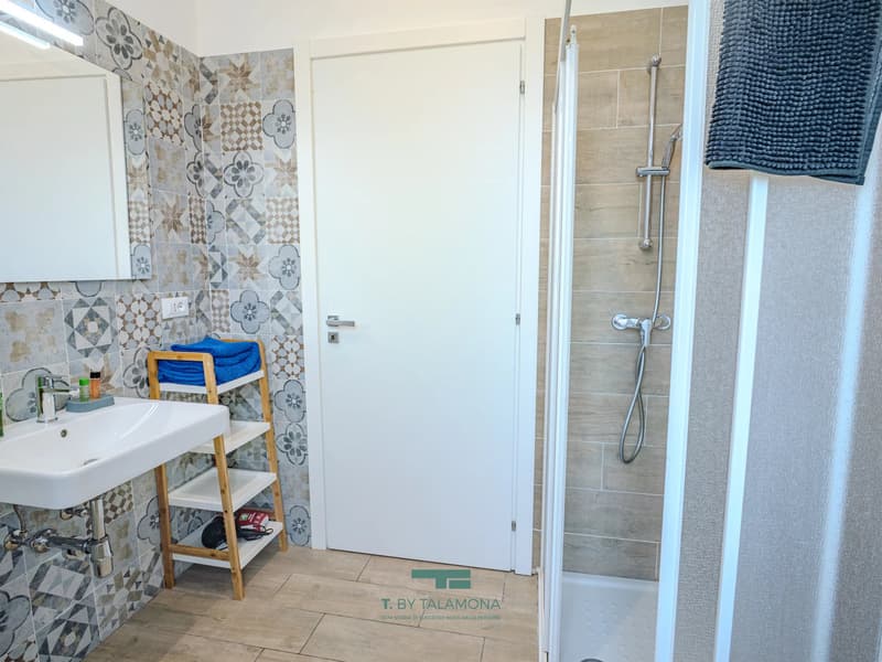 Recently renovated two-room apartment in the center of Porto Valtravaglia (10)