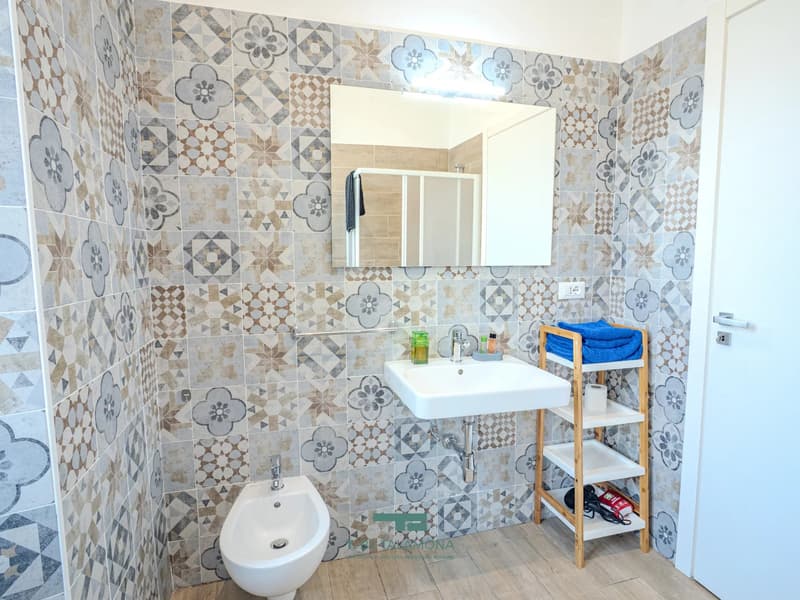 Recently renovated two-room apartment in the center of Porto Valtravaglia (9)