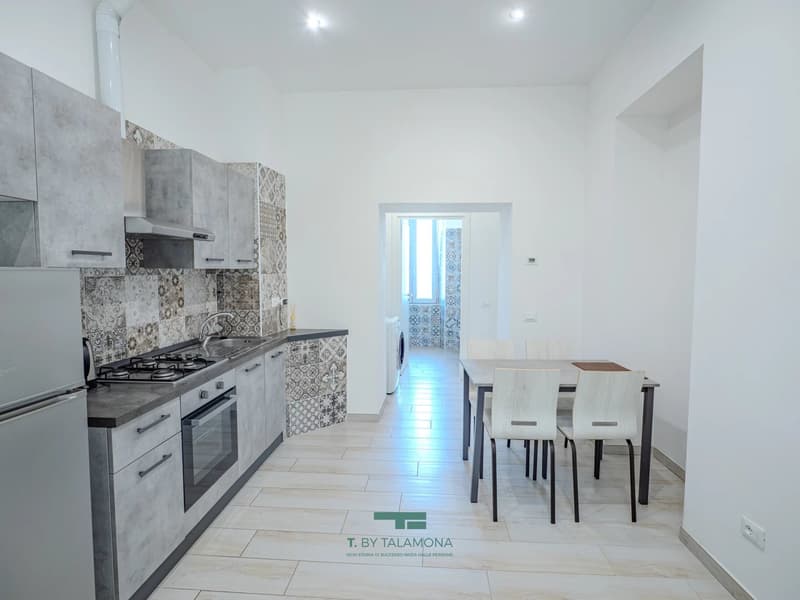 Recently renovated two-room apartment in the center of Porto Valtravaglia (3)