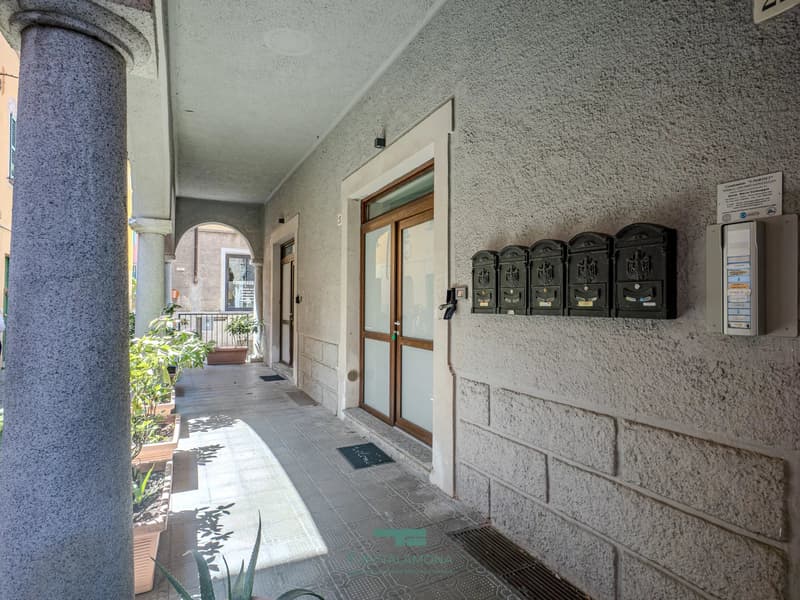 Recently renovated two-room apartment in the center of Porto Valtravaglia (12)