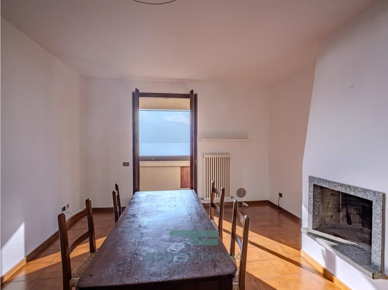 Studio Apartment with Garden and Balcony with Lake View in Cerro, Laveno Mombello (4)