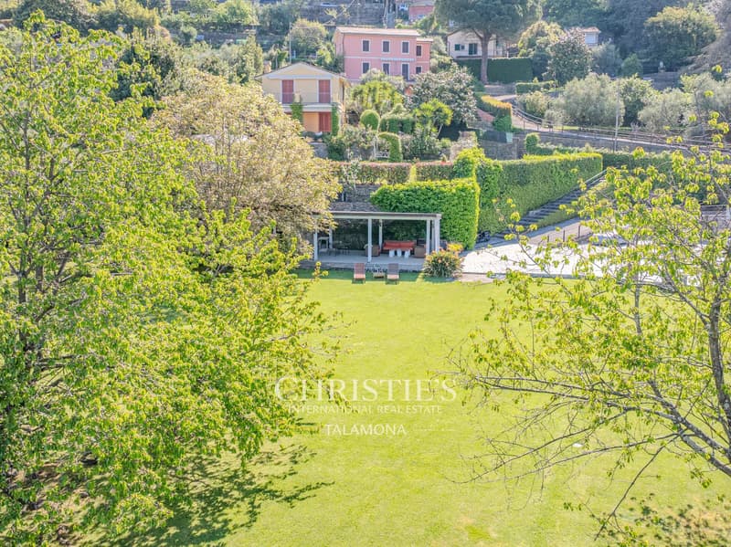 Exclusive residence with a view of Camogli and the sea (9)