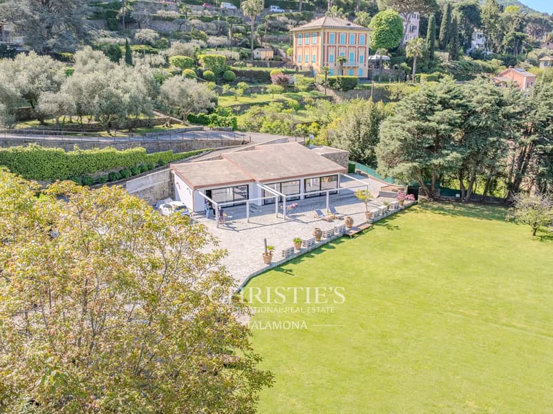 Exclusive residence with a view of Camogli and the sea (8)