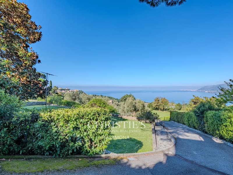Exclusive residence with a view of Camogli and the sea (3)
