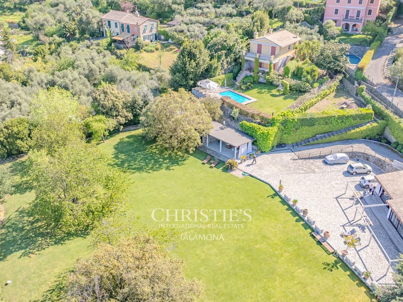 Exclusive residence with a view of Camogli and the sea (13)