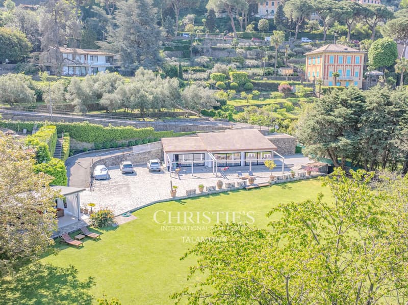 Exclusive residence with a view of Camogli and the sea (1)