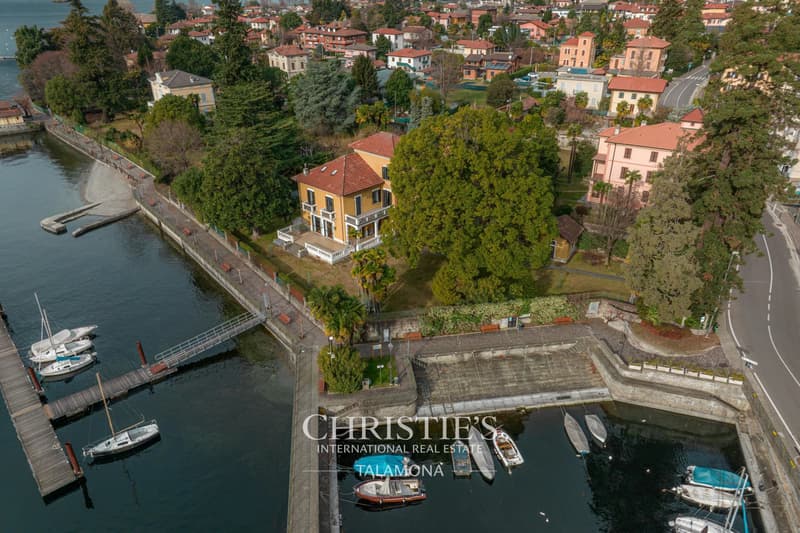 Villa lacustre avec jardin et accès direct à l'eau sur le lac Majeur, Maccagno (7)