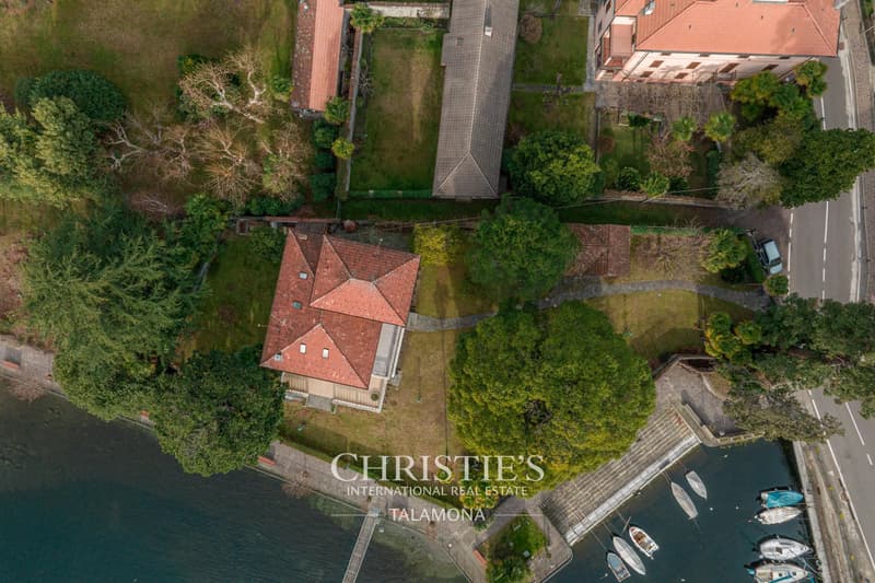 Villa lacustre avec jardin et accès direct à l'eau sur le lac Majeur, Maccagno (8)