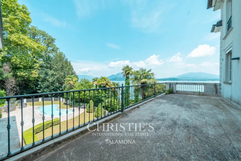 Prestigevilla mit Pool, Park und Bootssteg am See in Belgirate (5)