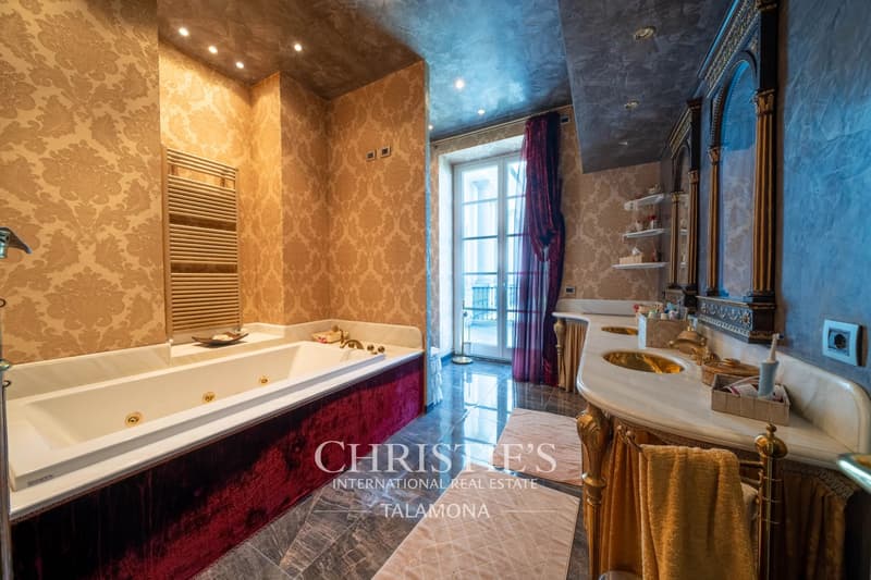 Prestigevilla mit Pool, Park und Bootssteg am See in Belgirate (12)