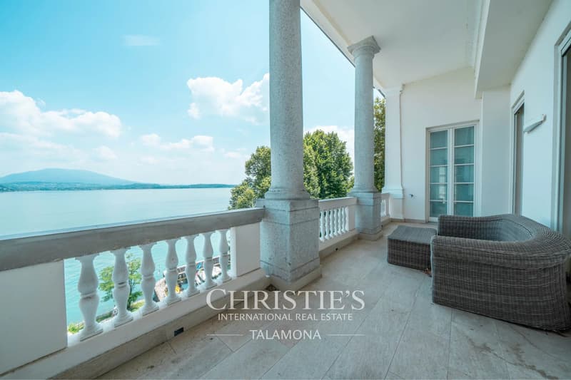 Prestigevilla mit Pool, Park und Bootssteg am See in Belgirate (4)
