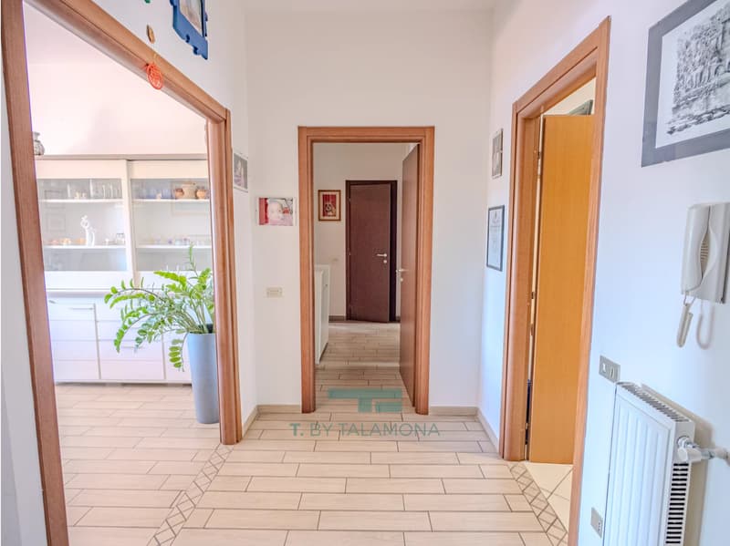 Spacious Renovated 3-Room Apartment in Quiet and Green Residential Area (11)