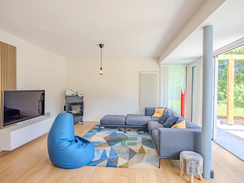Elegant Renovated Detached Villa with Private Garden in Cuasso al Monte (8)
