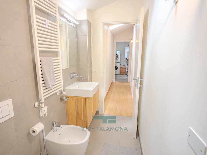 Elegant Renovated Detached Villa with Private Garden in Cuasso al Monte (11)