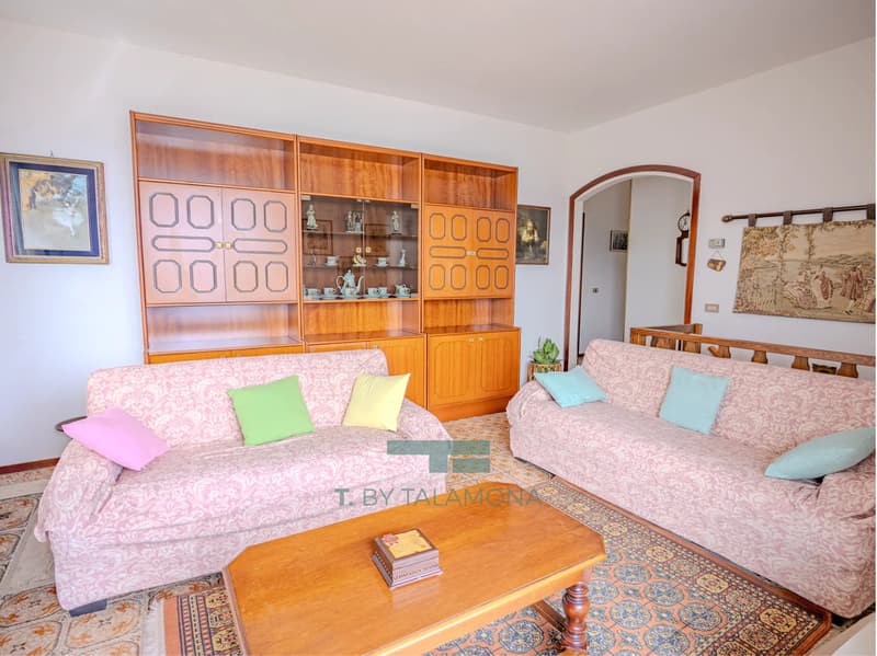 Casa indipendente con giardino privato e vista mozzafiato sul Lago Maggiore a Campagnano (9)