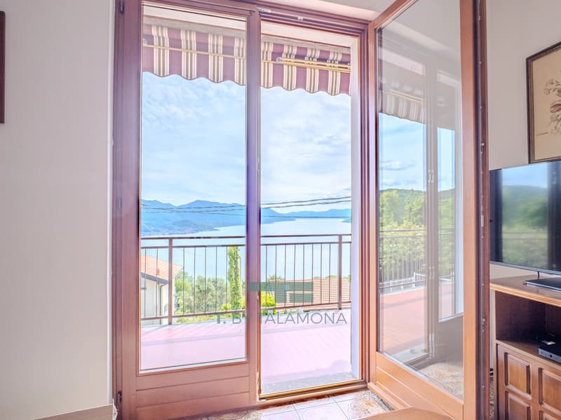 Casa indipendente con giardino privato e vista mozzafiato sul Lago Maggiore a Campagnano (5)