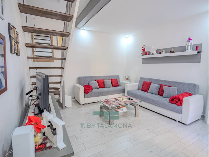Demi-maison avec jardin privé, à quelques pas du centre de Luino (6)