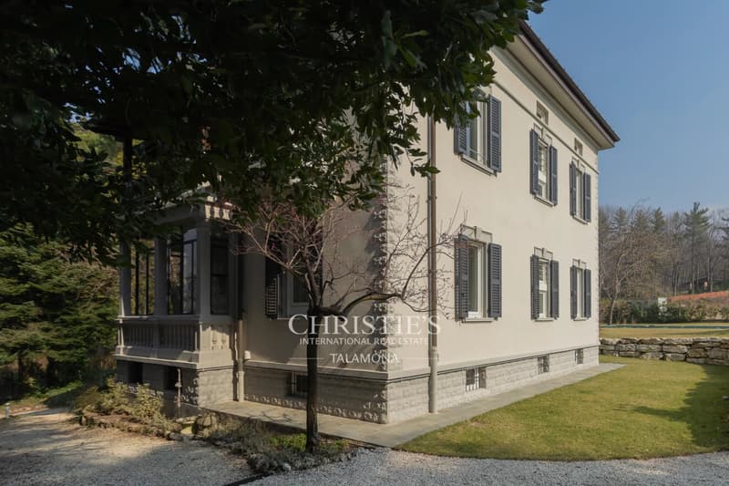 Historische Villa aus dem frühen 20. Jahrhundert in Gemonio, Lago Maggiore (8)