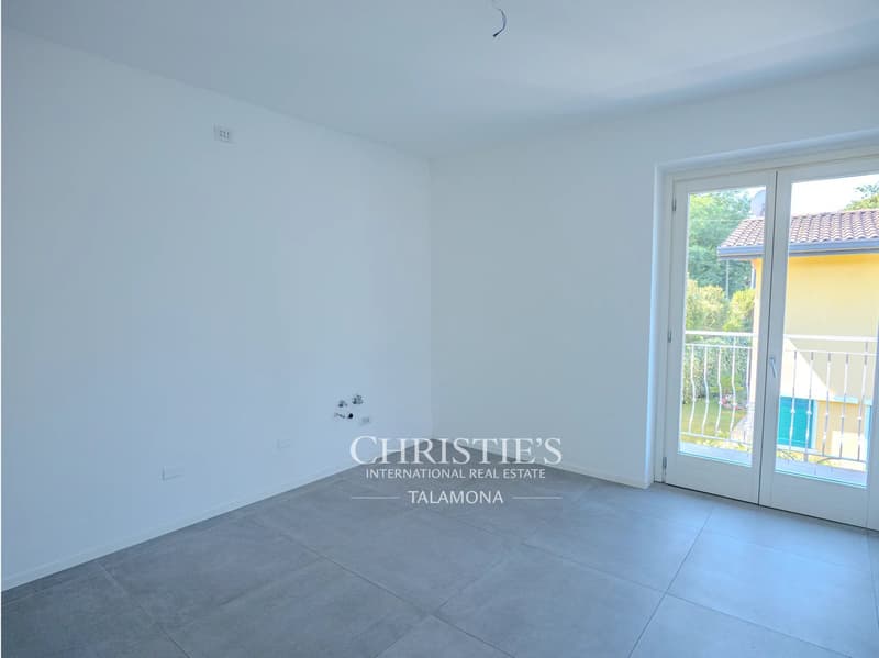 Exclusive ownership apartment with private elevator and lake view (6)