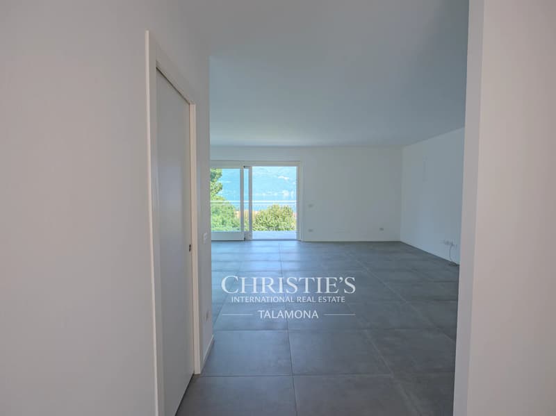 Exclusive ownership apartment with private elevator and lake view (12)