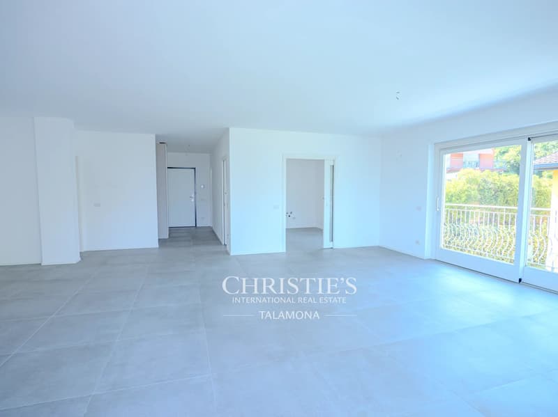 Exclusive ownership apartment with private elevator and lake view (7)