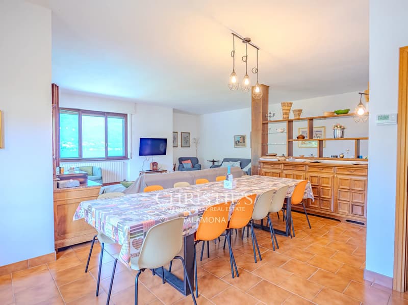 Villa exclusive avec piscine et vue panoramique unique sur le Lago Maggiore (11)
